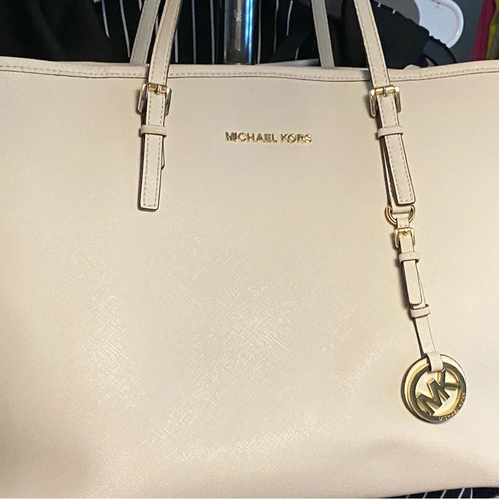 Michael Kors Cream Tote Bag - Picture 3 of 7